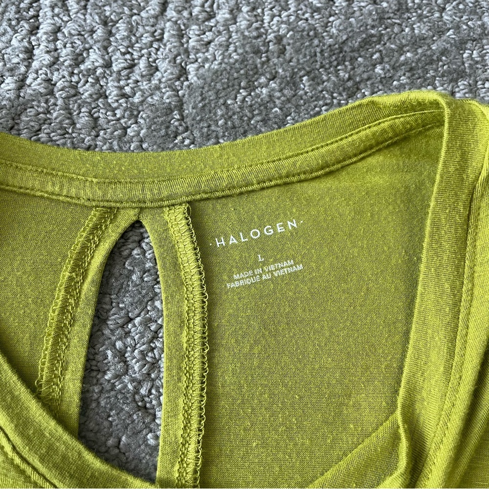 EUC Women's Halogen Split Back Tank Top size Large in Green - Picture 3 of 6